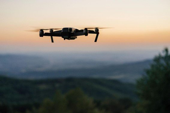 Como a tecnologia de drones está otimizando o monitoramento e a gestão florestal?